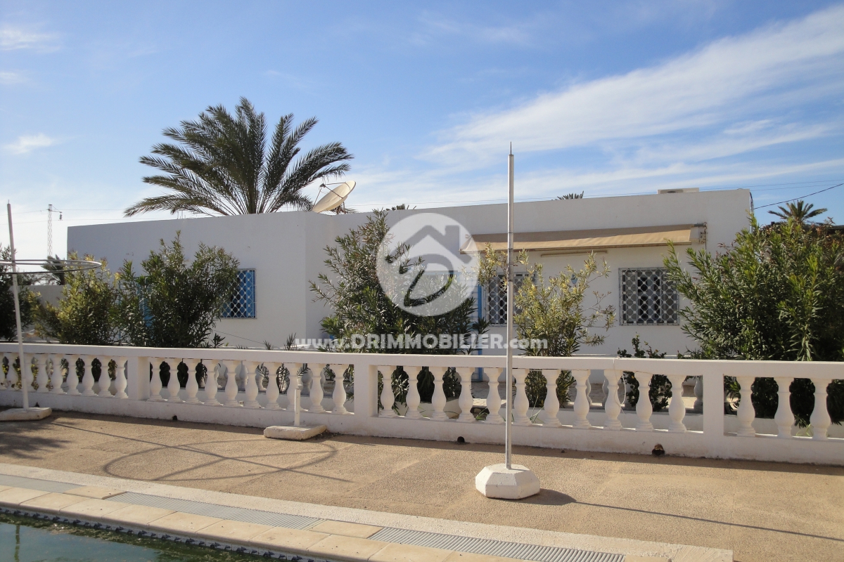 L 27 -   Villa avec piscine Djerba